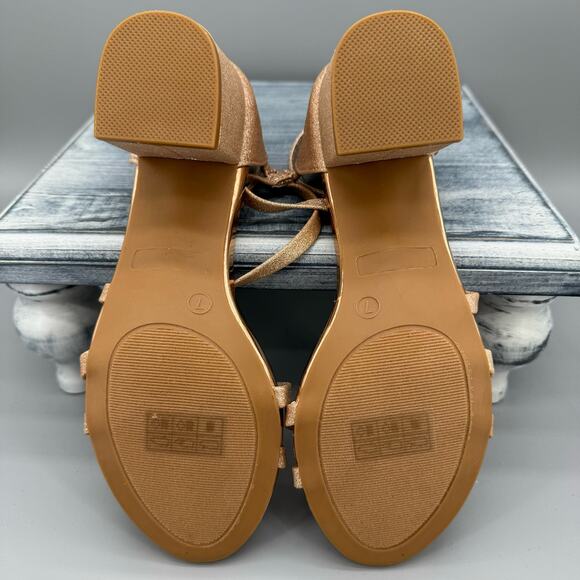 NEW Journee Collection Bella Women’s Pumps Rose Gold Size 7 - Picture 10 of 10